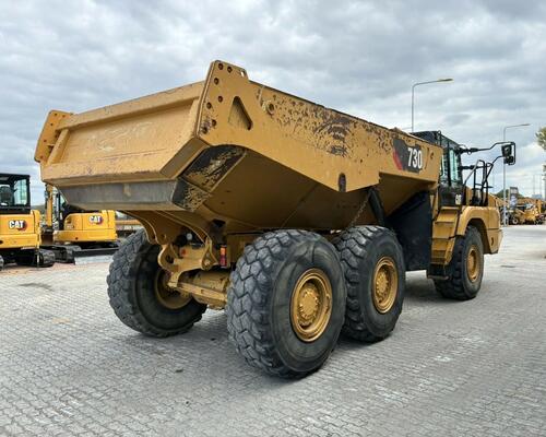 Caterpillar 730