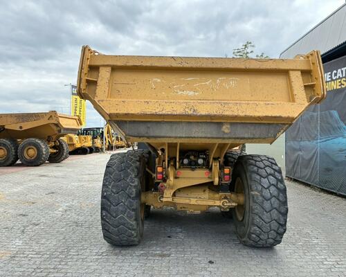 Caterpillar 730