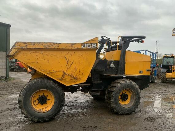 JCB 9t.