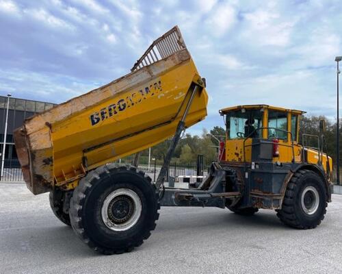 _JINÉ Bergmann - 5025 HK