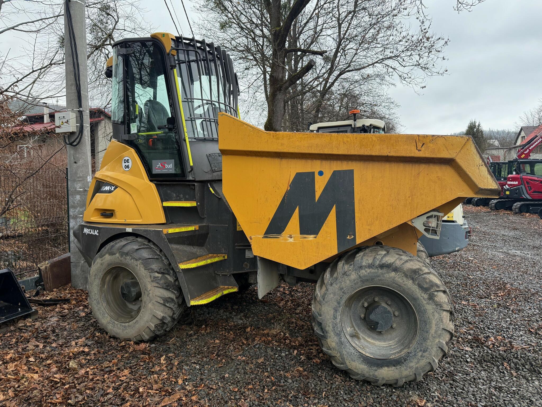 MECALAC 9MDX kabinový dempr SPZ