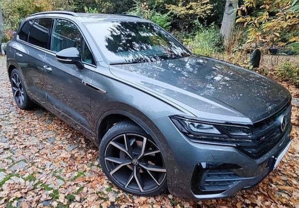 VW (Volkswagen) 3.0 TDi R-line 4-motion