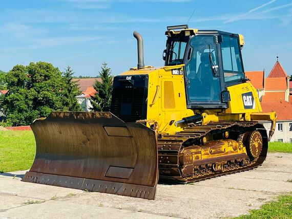Buldozer Caterpillar D6 (Možnost leasingu)