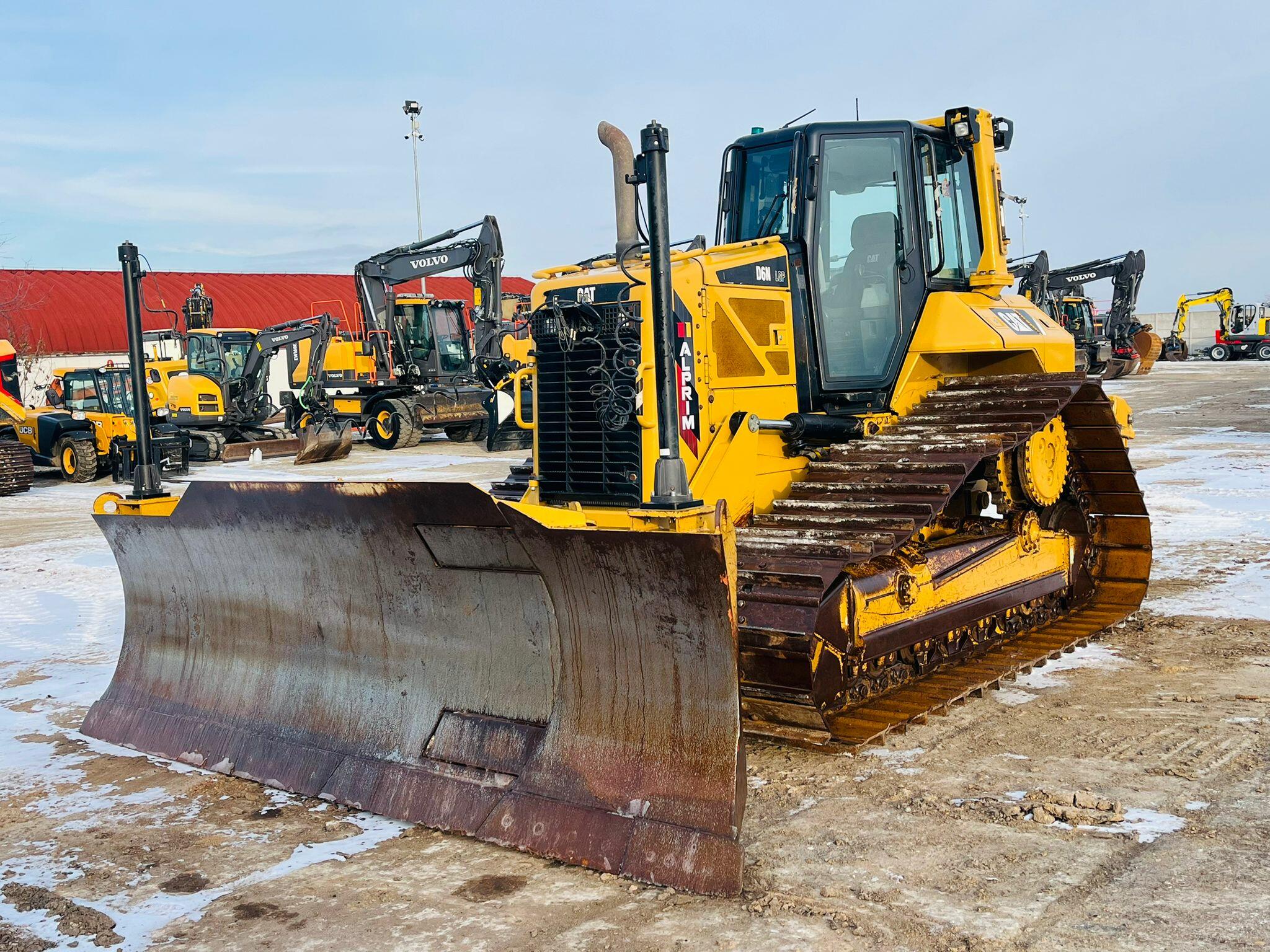 Buldozer Caterpillar D6N LGP (Možnost leasingu)