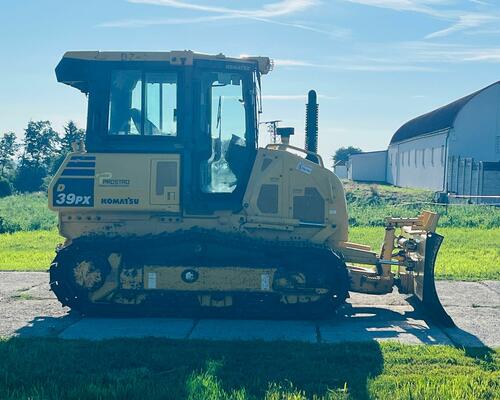 Buldozer Komatsu D39PX-24 (Možnost leasingu)