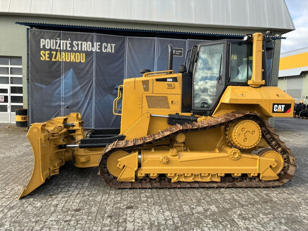Caterpillar D6N XL