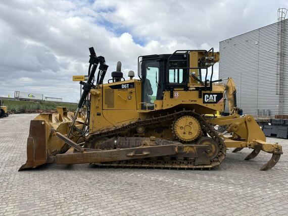 Caterpillar D6T XL