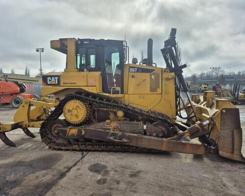 Caterpillar D6T XL