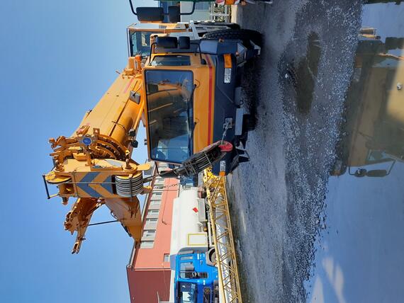 Autojeřáb Liebherr LTM 1040-2.1