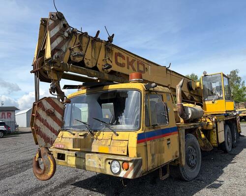 JEŘÁB TATRA AD 28