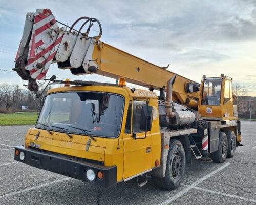 TATRA T815 +AD 28 (ČKD)