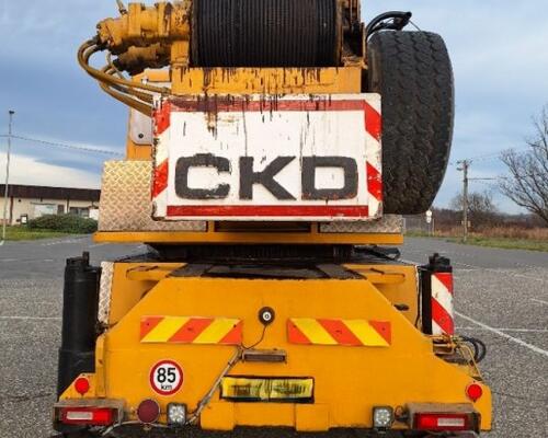 TATRA T815 +AD 28 (ČKD)