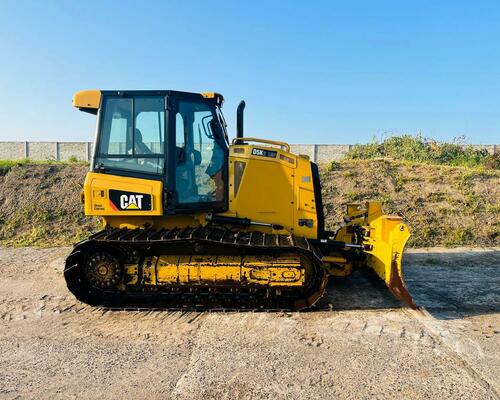 Buldozer Caterpillar D5K2LGP (Možnost leasingu)