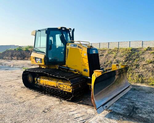 Buldozer Caterpillar D5K2LGP (Možnost leasingu)