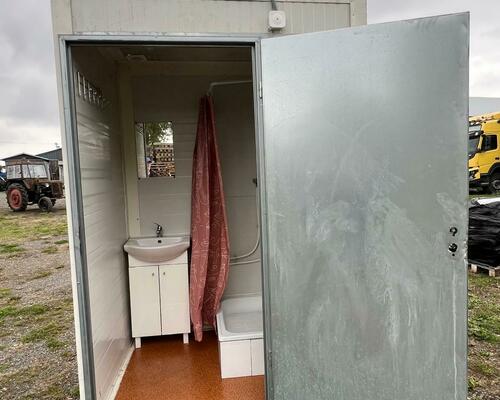  mobilní wc + mobilní sprcha 