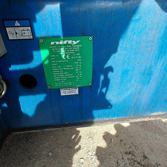 Nifty HR 21 DE 2WD