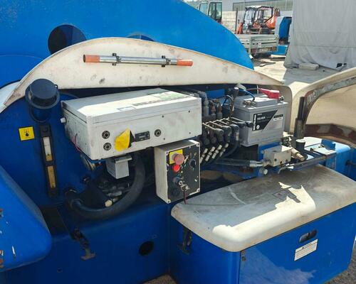 Nifty HR 21 DE 2WD