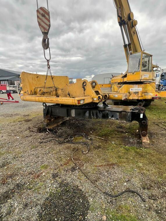 CAT M 315 - otoč a šasí + hydromotor otoče CAT M 315 - otoč a šasí + hydromotor otoče