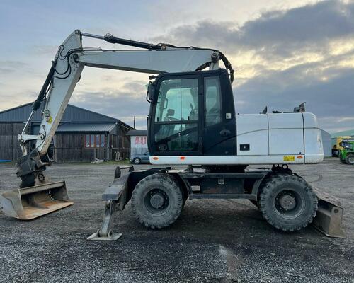 CATERPILLAR  M 313 D - STROJ V SUPER STAVU 