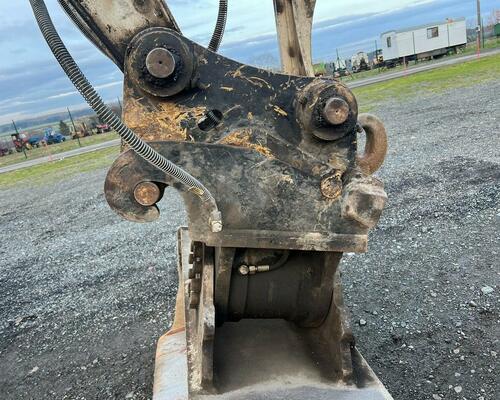 CATERPILLAR  M 313 D - STROJ V SUPER STAVU 