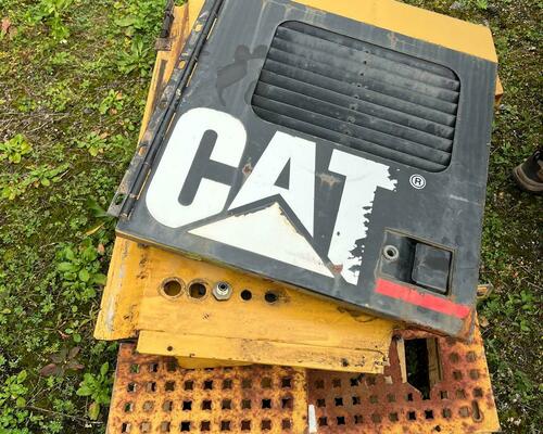 Díly na  CAT M 315-NÁPRAVA CELÁ 