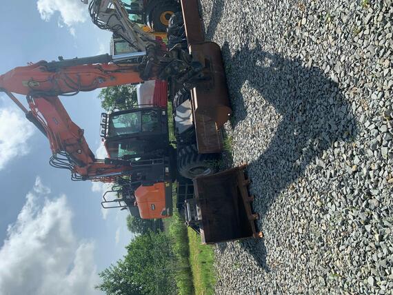 DOOSAN DX165W