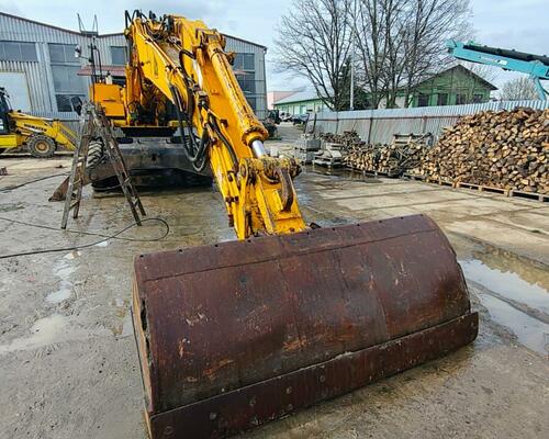 JCB  JS200W