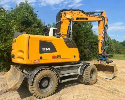 Kolové rypadlo LIEBHERR 914 bagr LIEBHERR A914   -  Zprostředkujeme výhodný úvěr 