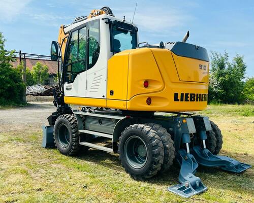 Kolové rypadlo Liebherr A910 Compact (Možnost leasingu)