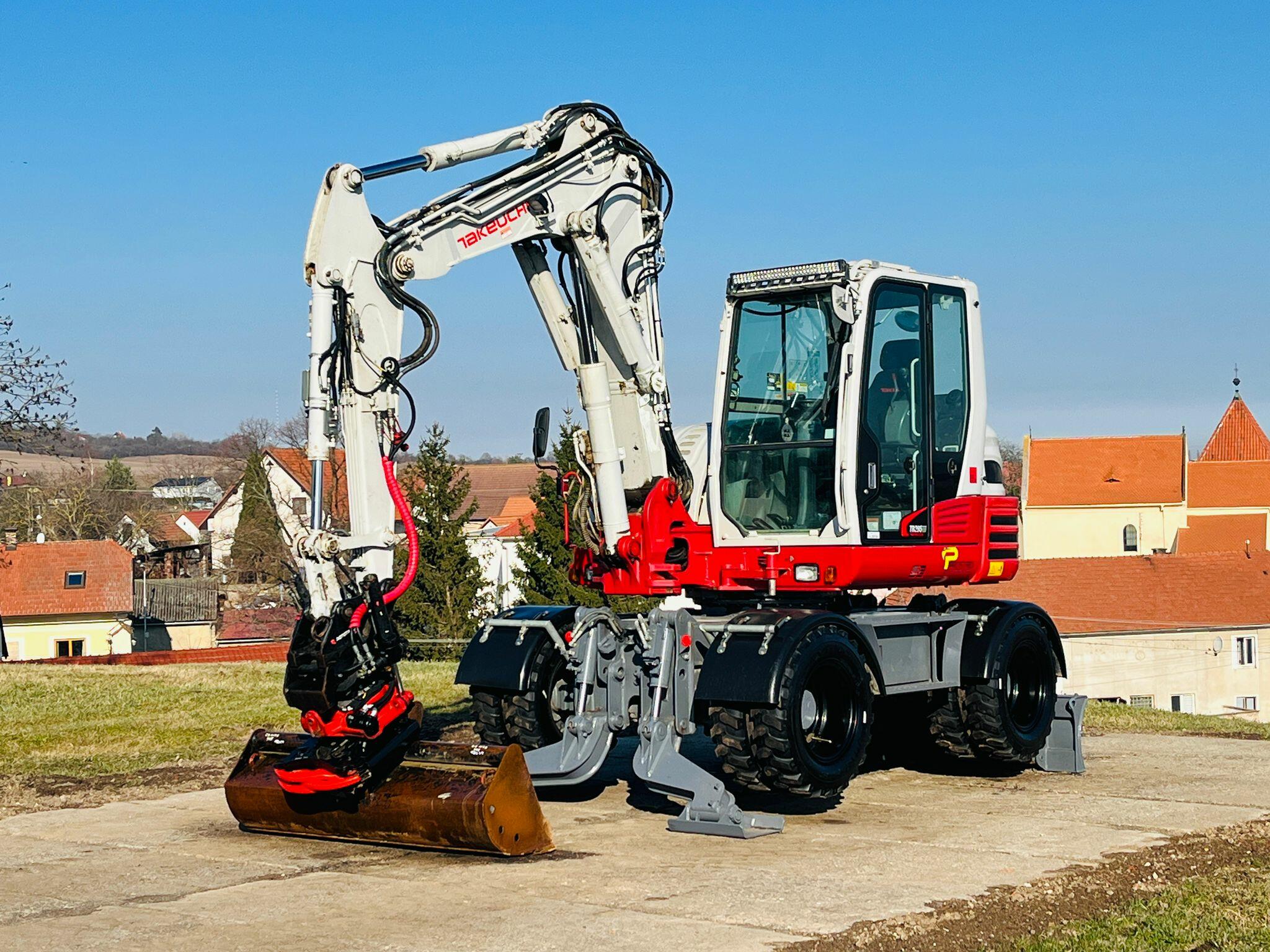 Kolové rypadlo Takeuchi TB25W (Možnost leasingu)