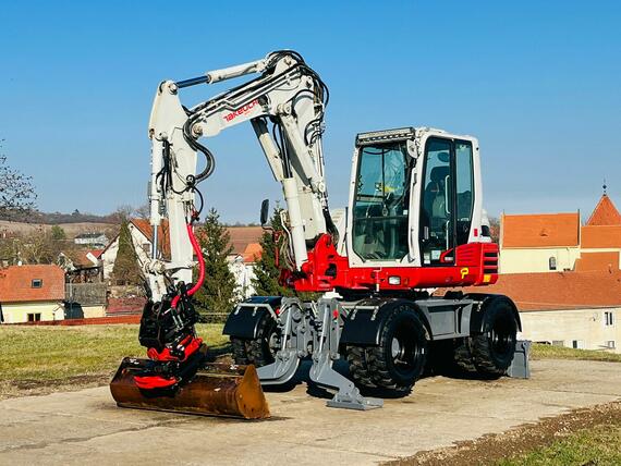 Kolové rypadlo Takeuchi TB25W (Možnost leasingu)