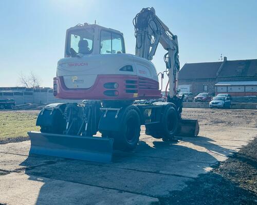 Kolové rypadlo Takeuchi TB25W (Možnost leasingu)