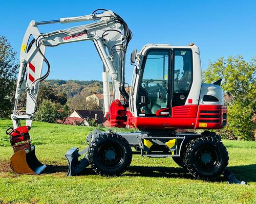 Kolové rypadlo Takeuchi TB295W (Možnost leasingu)