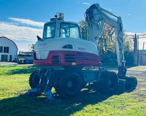 Kolové rypadlo Takeuchi TB295W (Možnost leasingu)