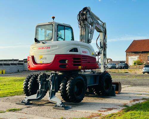 Kolové rypadlo Takeuchi TB295W (Možnost leasingu)