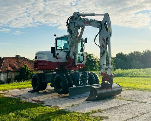 Kolové rypadlo Takeuchi TB295W (Možnost leasingu)