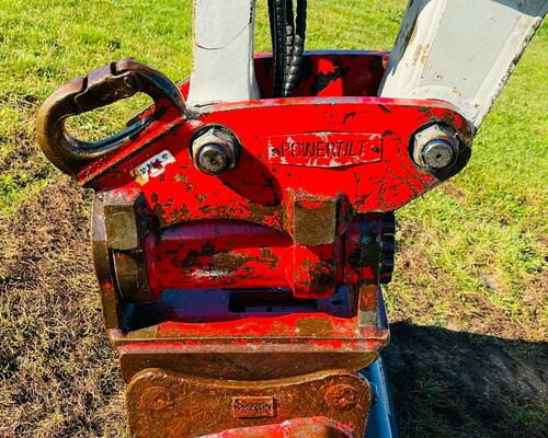 Kolové rypadlo Takeuchi TB295W (Možnost leasingu)