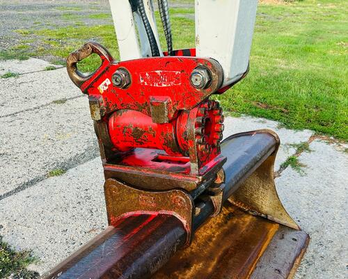 Kolové rypadlo Takeuchi TB295W (Možnost leasingu)