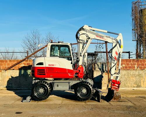 Kolové rypadlo Takeuchi TB295W (Možnost leasingu)