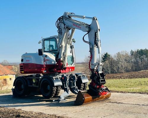 Kolové rypadlo Takeuchi TB295W (Možnost leasingu)