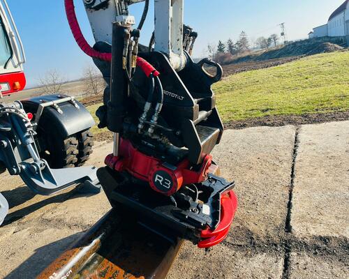 Kolové rypadlo Takeuchi TB295W (Možnost leasingu)