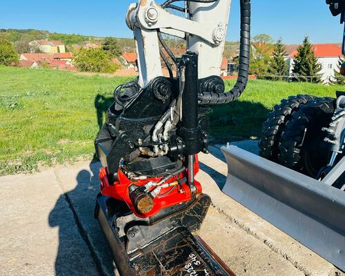 Kolové rypadlo Takeuchi TB295W (Možnost leasingu)