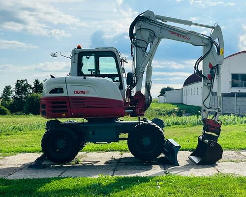 Kolové rypadlo Takeuchi TB295W (Možnost leasingu)