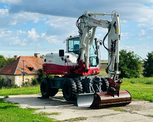 Kolové rypadlo Takeuchi TB295W (Možnost leasingu)