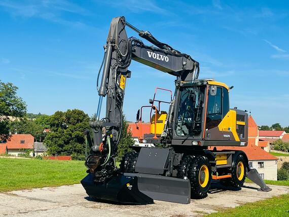 Kolové rypadlo Volvo EW160E (Možnost leasingu)