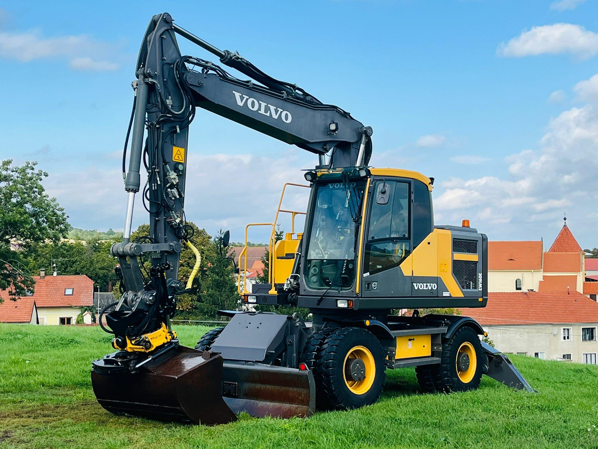 Kolové rypadlo Volvo EW160E (Možnost leasingu)