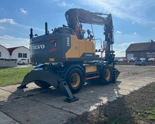 Kolové rypadlo Volvo EW160E (Možnost leasingu)