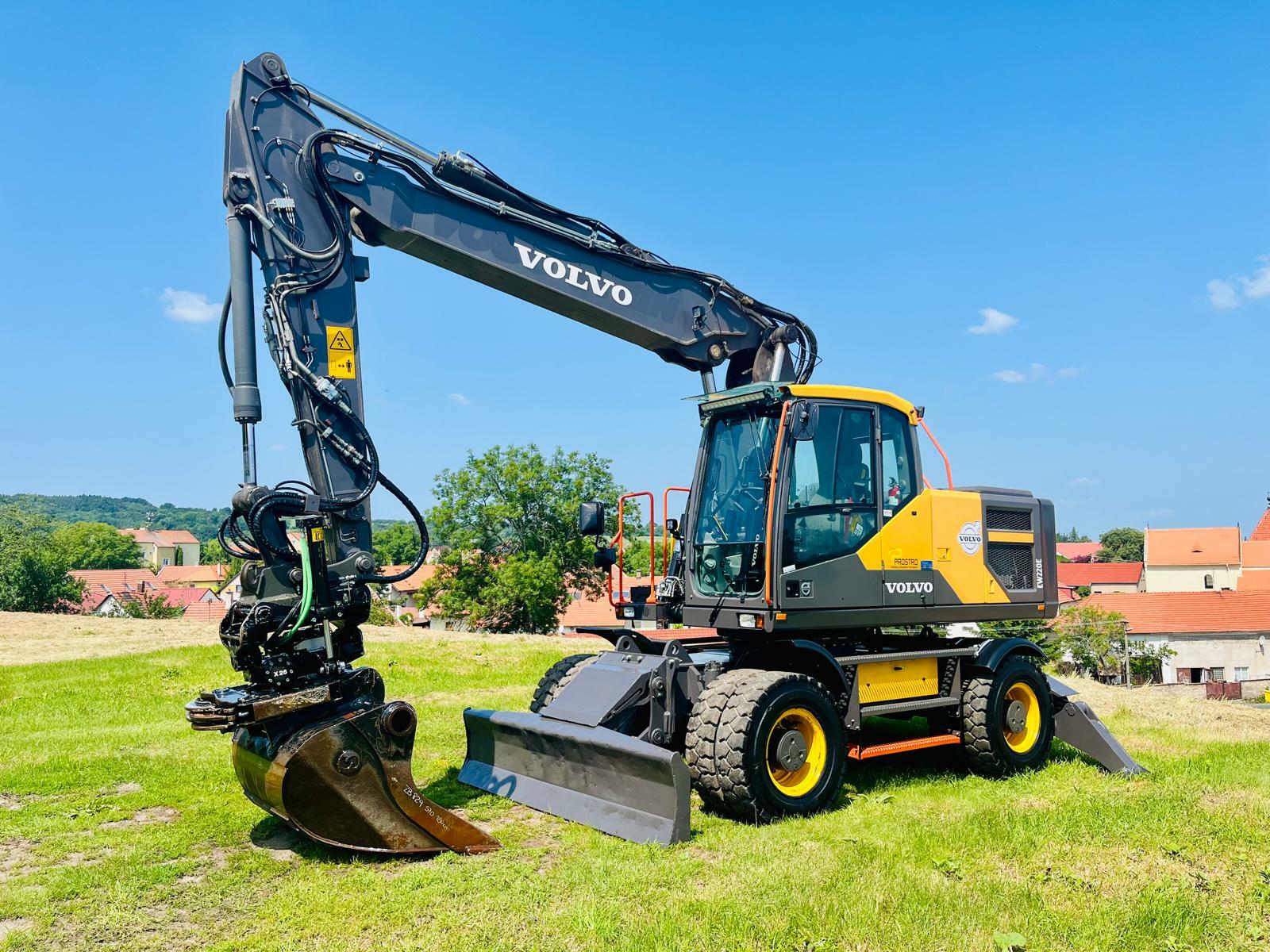 Kolové rypadlo Volvo EW220E (Možnost leasingu)
