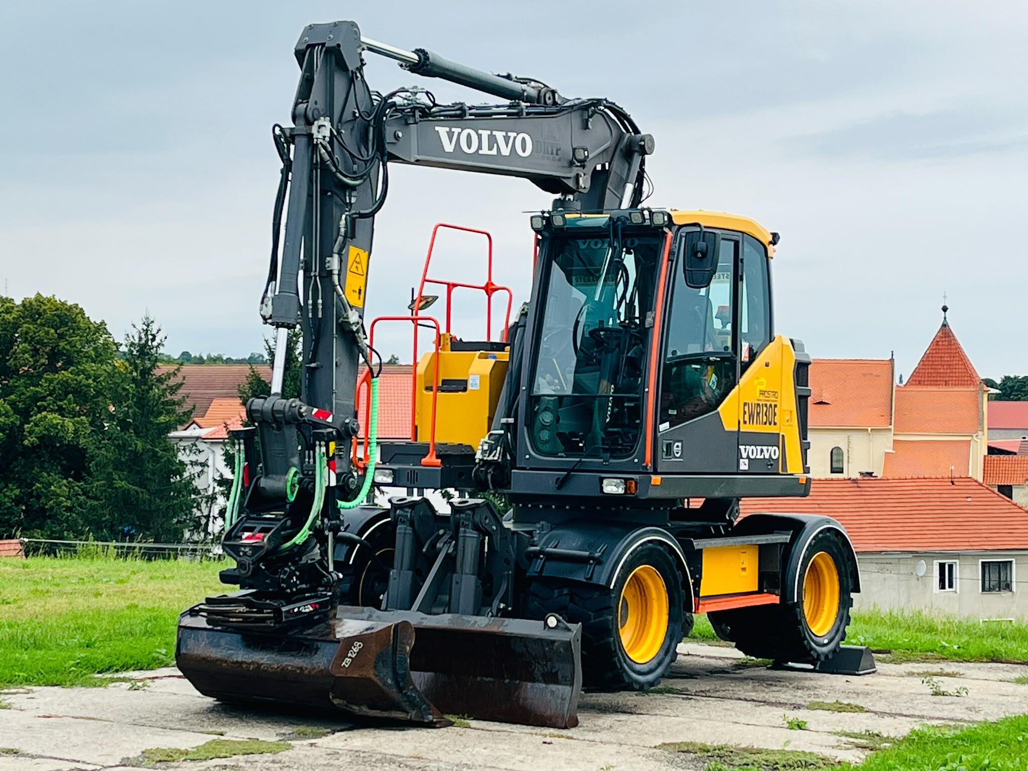 Kolové rypadlo Volvo EWR130E (Možnost leasingu)
