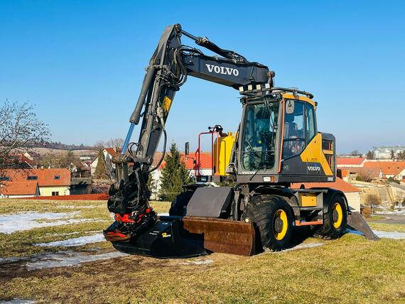 Kolové rypadlo Volvo EWR150E (Možnost leasingu) 